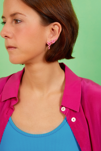 Short Wave Earrings Pink