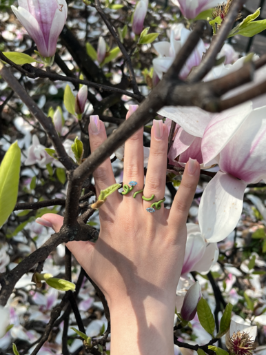 Baby Vine Tendril Ring in Pistachio