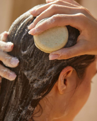 Apple & avocado nourishing shampoo